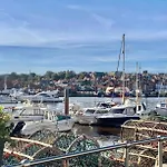 Stunning Views Of Habour 휫비