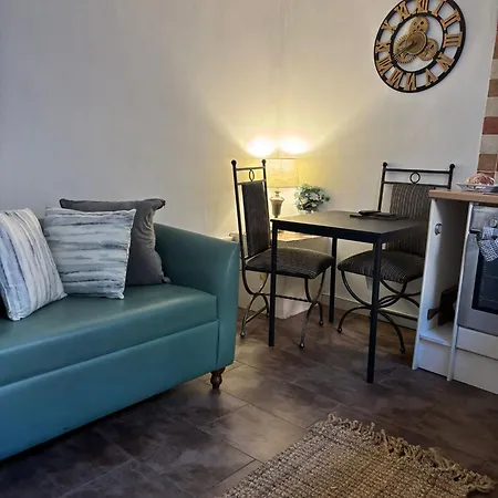 Stunning Views Of Habour 휫비