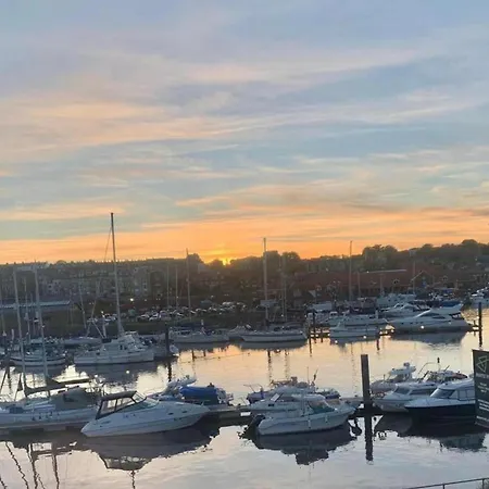 Stunning Views Of Habour *